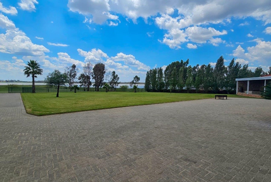 3 Bedroom Property for Sale in Oranjeville Free State